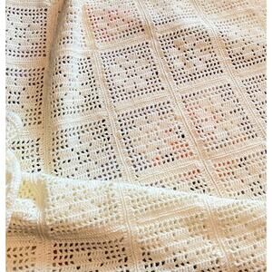 Crochet Vintage Hand Crafted Flower Motif Square's Yellow Single/Crib Blanket